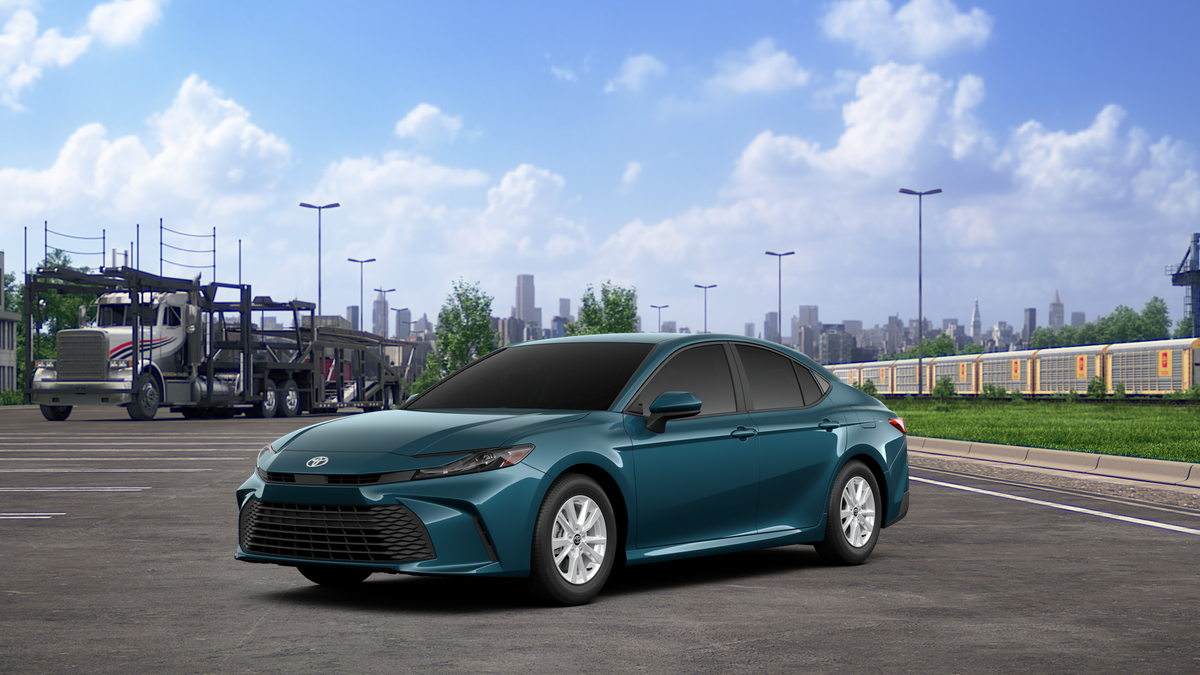 2026 Toyota Camry LE Hybrid's photo