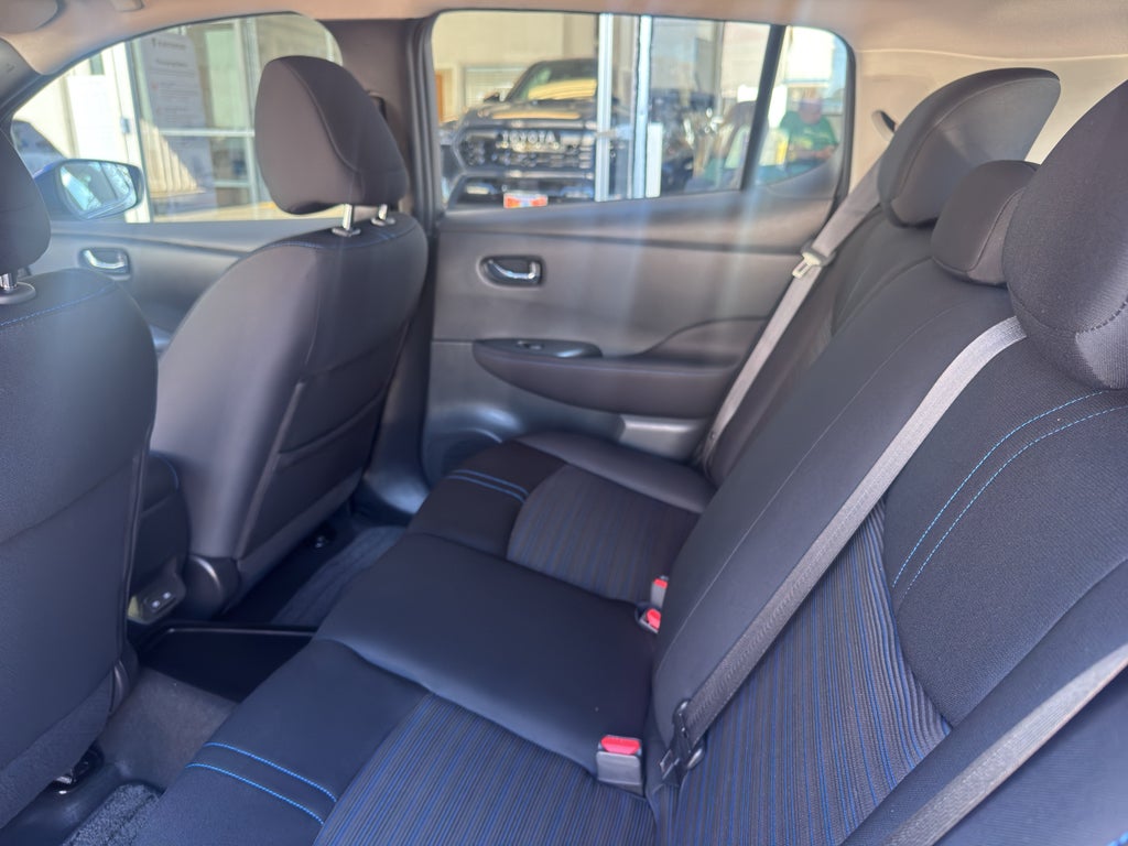 2022 Nissan LEAF S