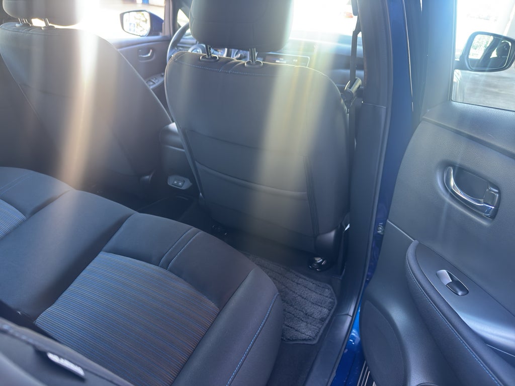 2022 Nissan LEAF S