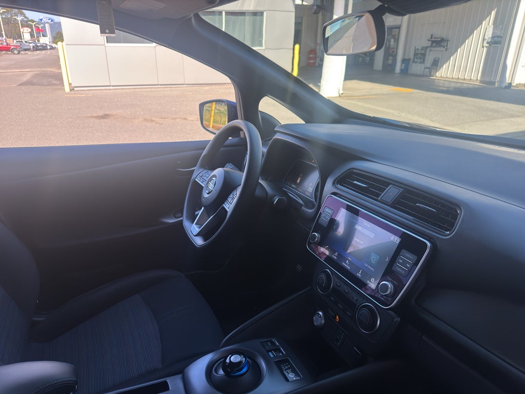 2022 Nissan LEAF S