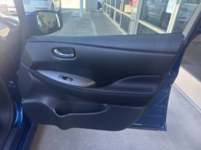 2022 Nissan LEAF S