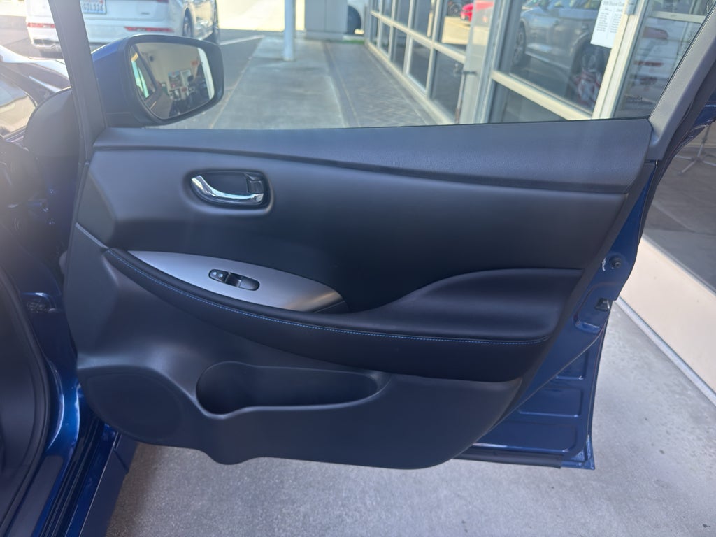 2022 Nissan LEAF S