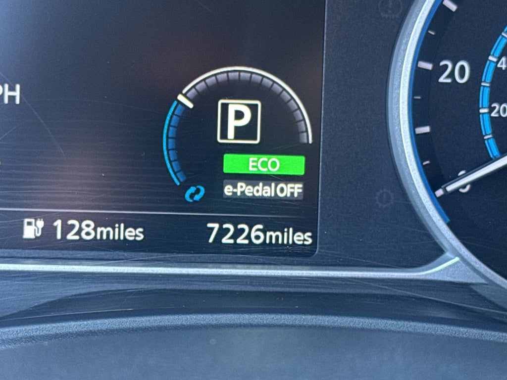 2022 Nissan LEAF S