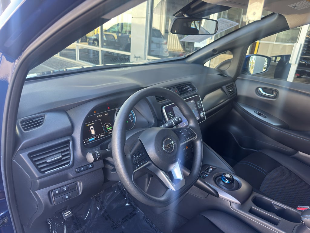 2022 Nissan LEAF S