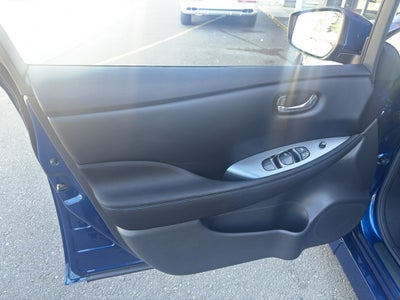 2022 Nissan LEAF S
