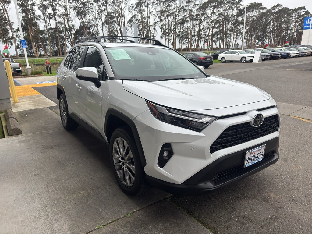 2023 Toyota RAV4 XLE Premium