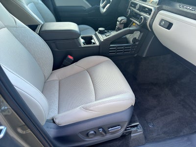 2025 Toyota Tacoma Hybrid Limited Hybrid