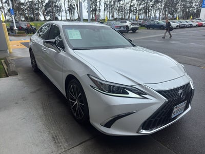 2022 Lexus ES 300h Base