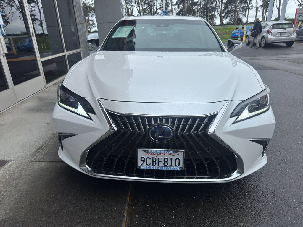 2022 Lexus ES 300h Base