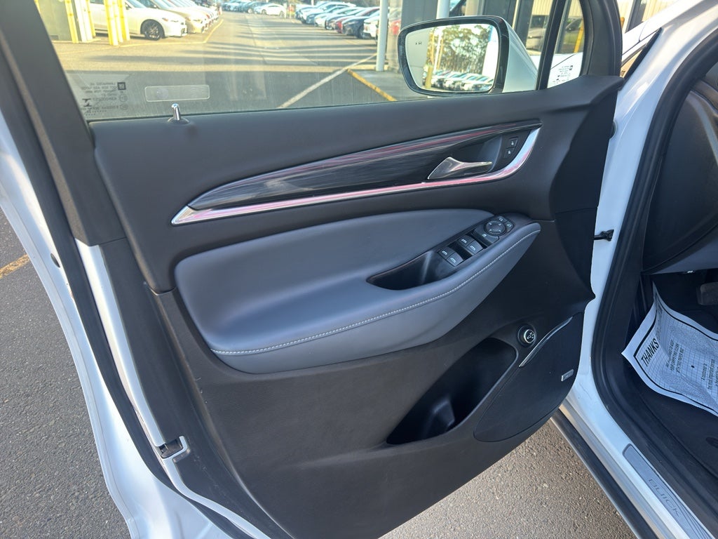 2022 Buick Enclave Essence