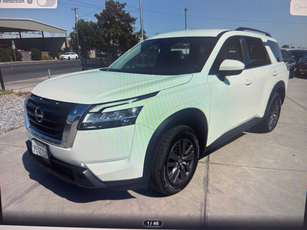 2022 Nissan Pathfinder SV