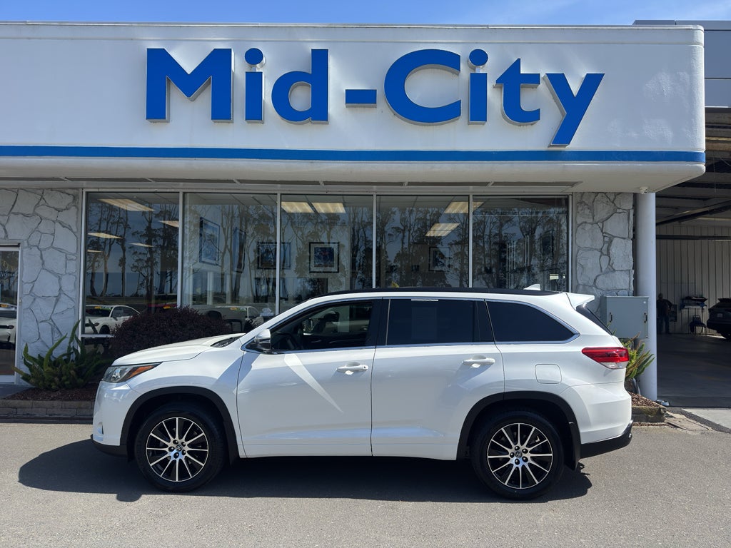 2017 Toyota Highlander SE