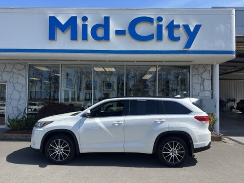 2017 Toyota Highlander SE