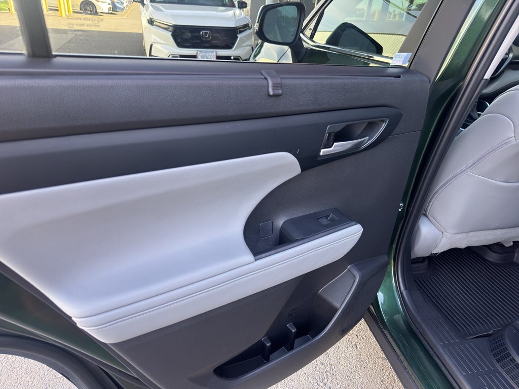 2023 Toyota Highlander Hybrid Hybrid XLE