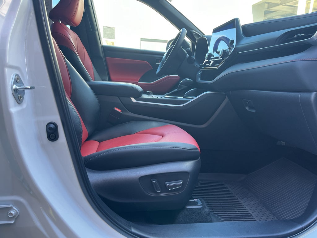2025 Toyota Highlander XSE