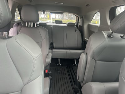 2022 Toyota Sienna XLE