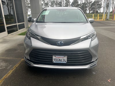2022 Toyota Sienna XLE