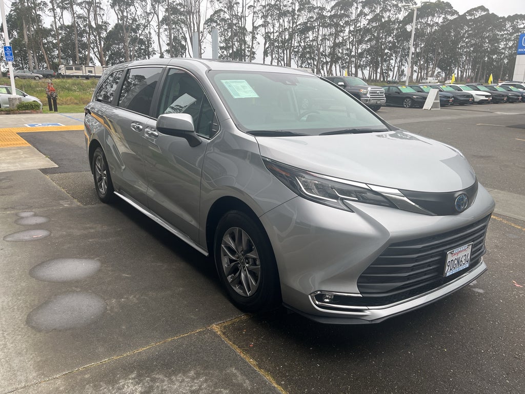 2022 Toyota Sienna XLE