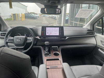 2022 Toyota Sienna XLE