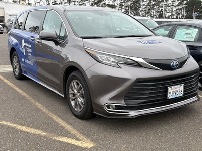 2023 Toyota Sienna XLE