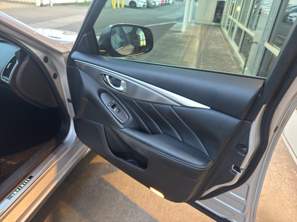2015 INFINITI Q50 Premium