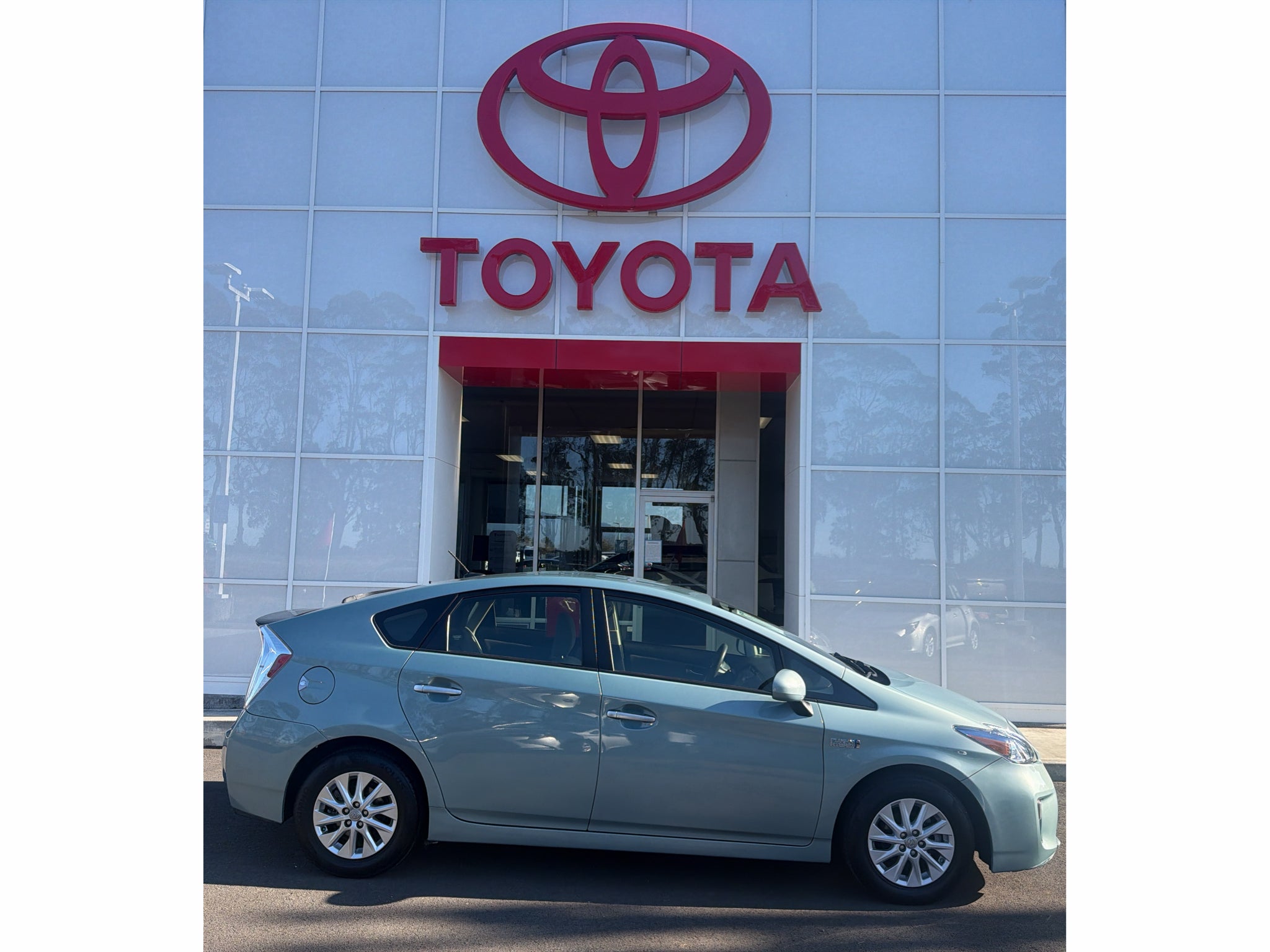 2014 Toyota Prius Plug-In Base