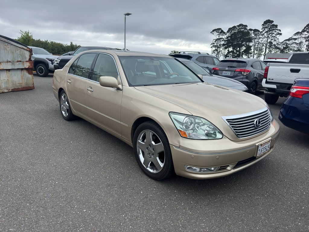 2005 Lexus LS 500's photo