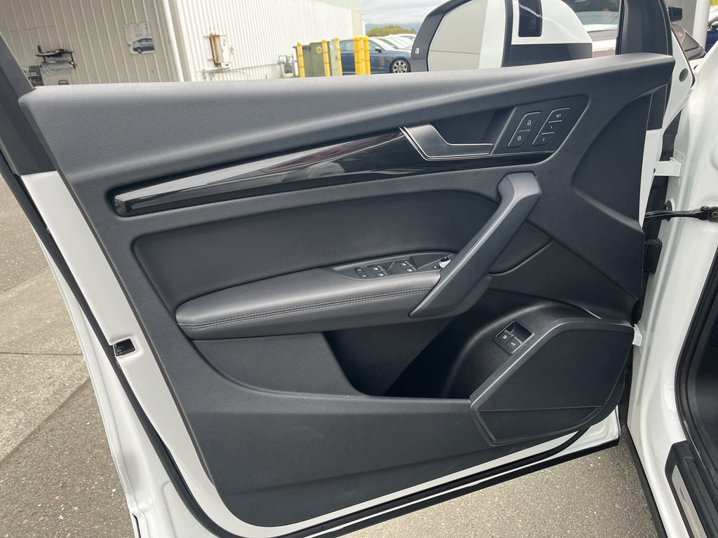 2020 Audi Q5 e Premium Plus