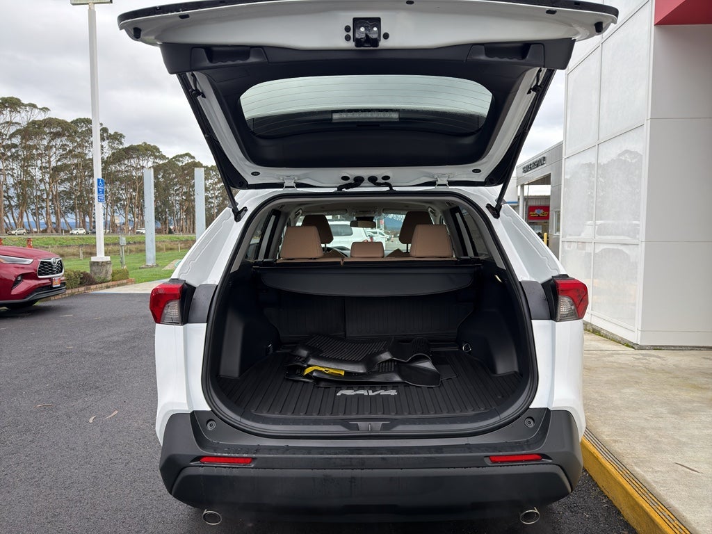2025 Toyota RAV4 LE