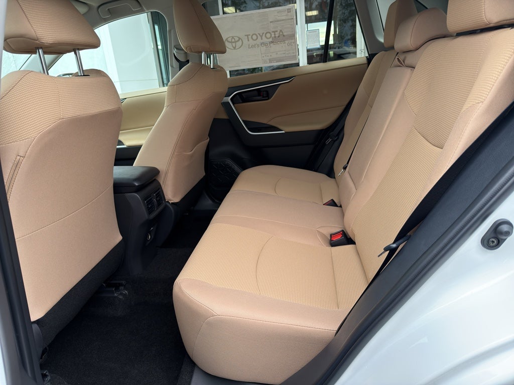 2025 Toyota RAV4 LE