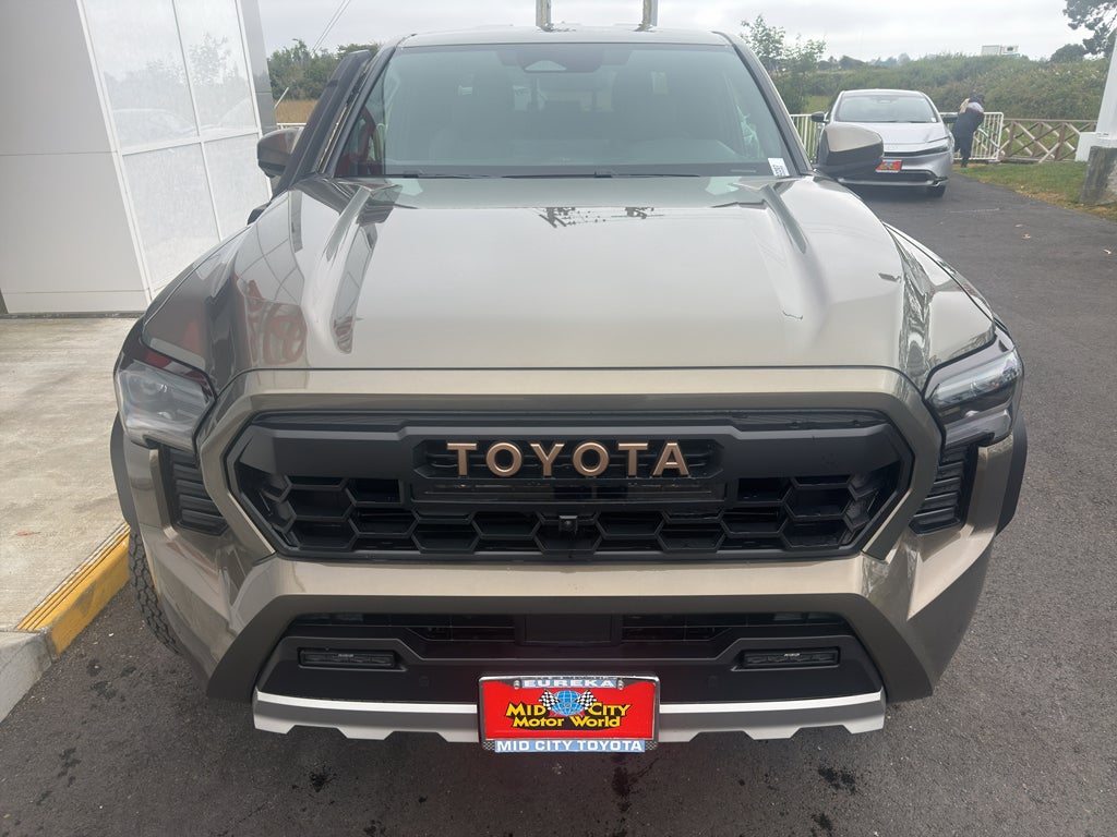 2026 Toyota Tacoma i-FORCE MAX Trailhunter
