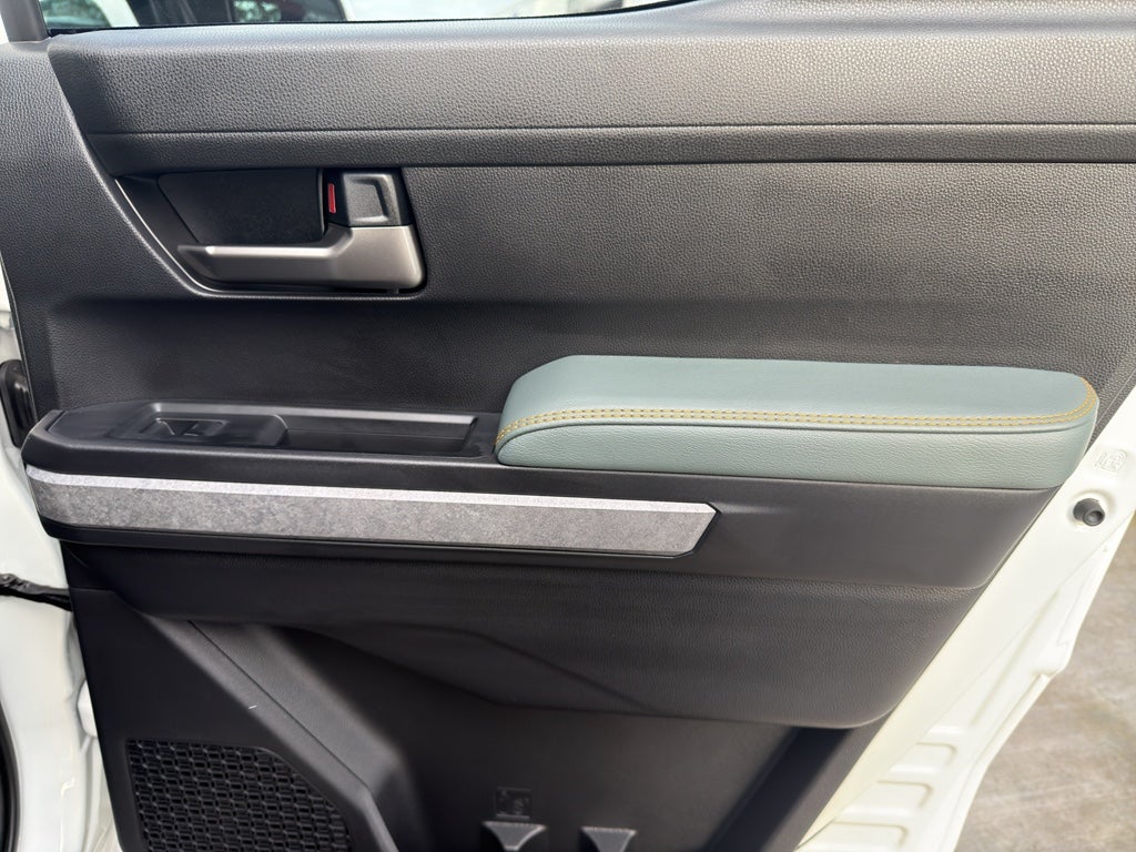 2026 Toyota Tacoma i-FORCE MAX Trailhunter