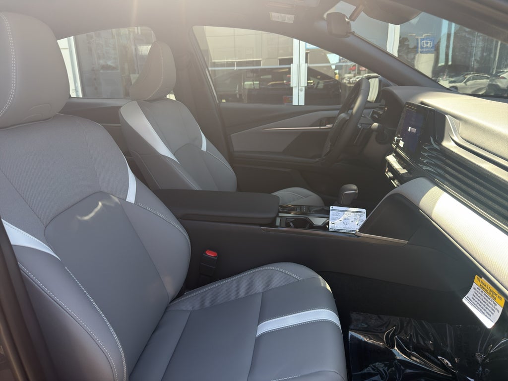 2026 Toyota Camry Hybrid SE