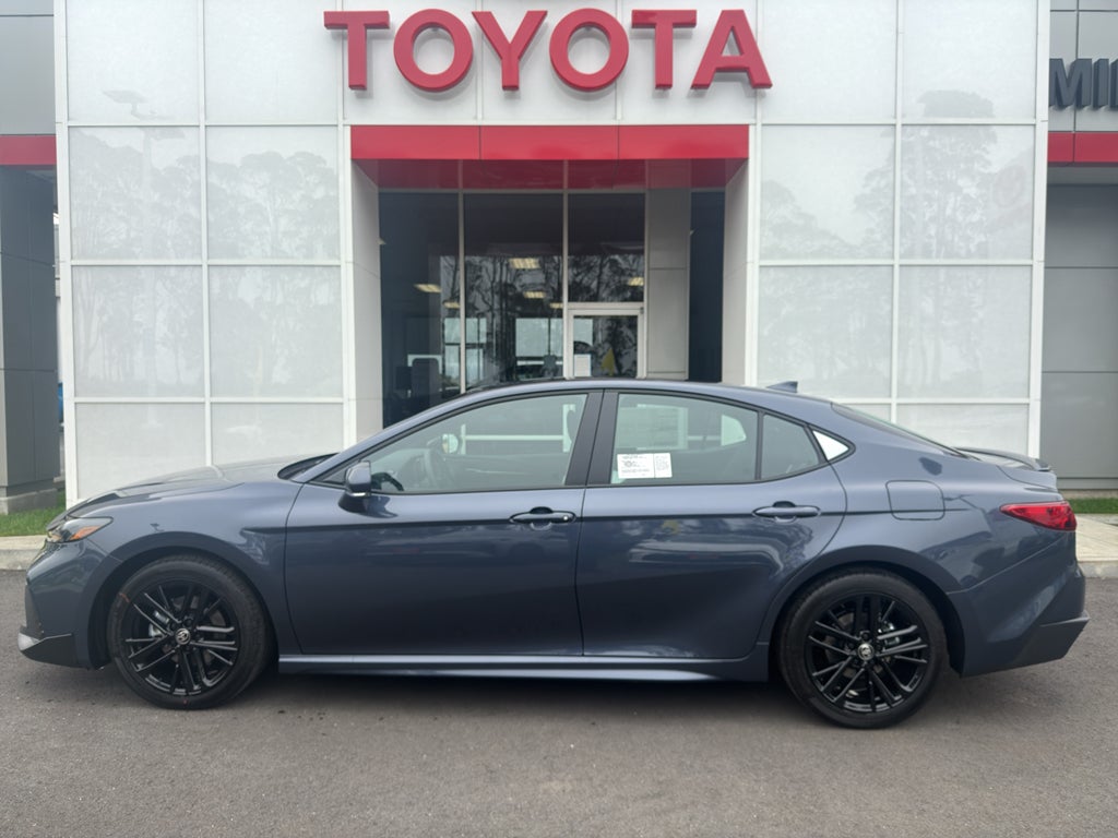 2026 Toyota Camry Hybrid SE