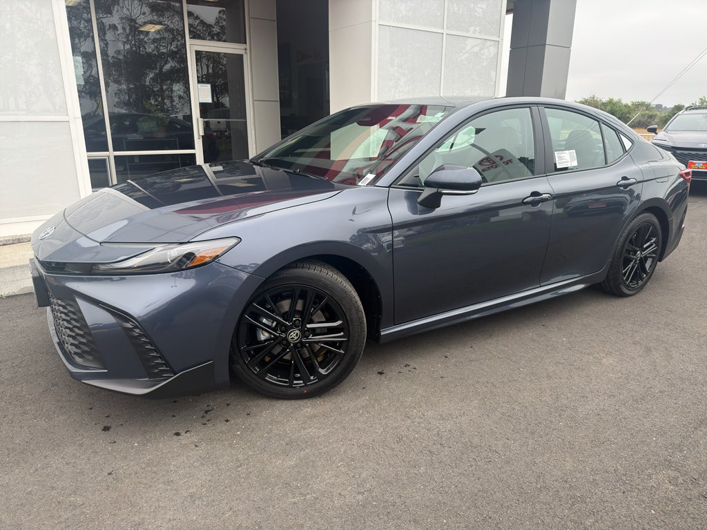2026 Toyota Camry Hybrid SE