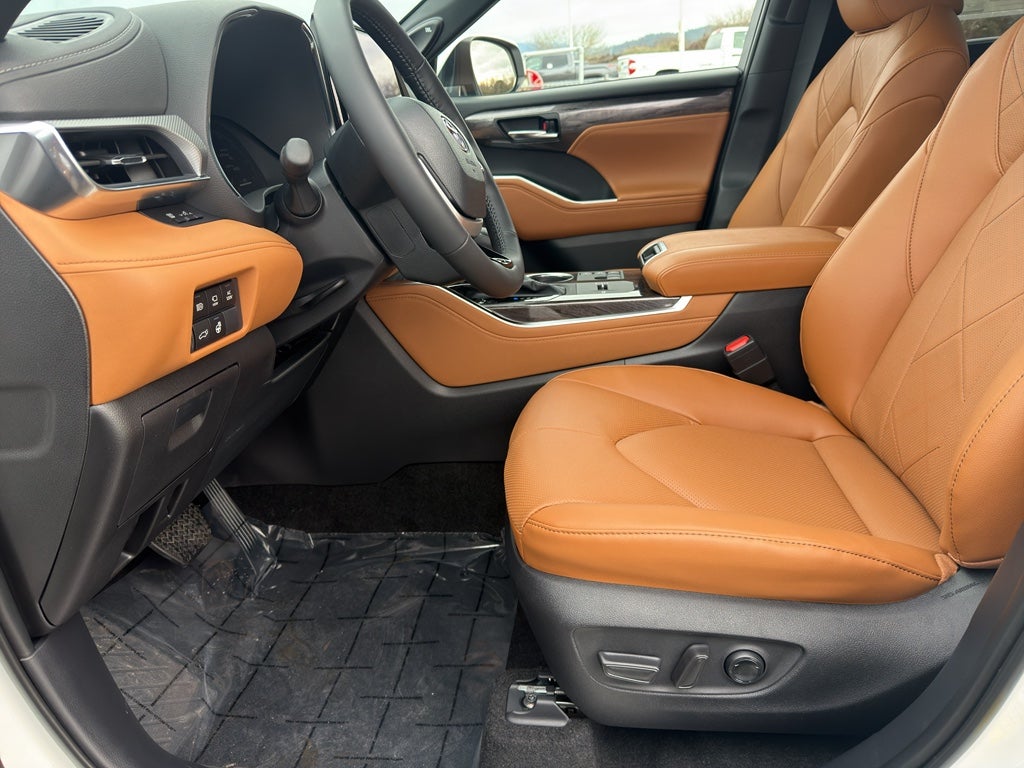 2026 Toyota Highlander Hybrid Hybrid Platinum