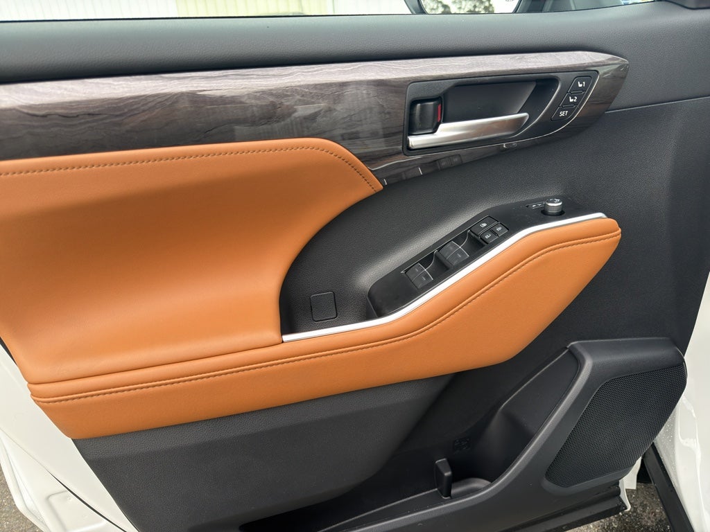 2026 Toyota Highlander Hybrid Hybrid Platinum