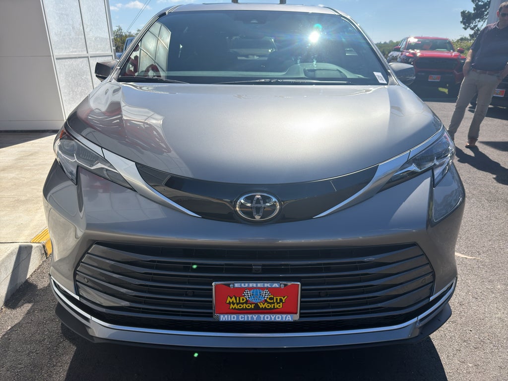 2026 Toyota Sienna Platinum