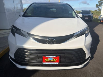 2026 Toyota Sienna XLE
