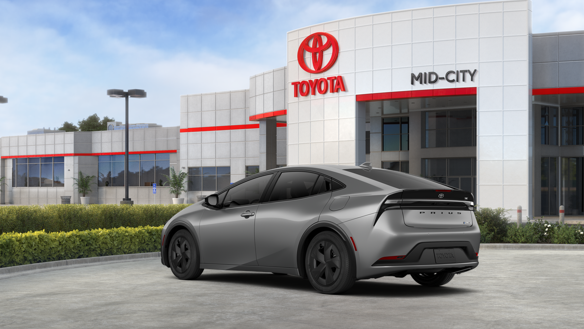 2027 Toyota Prius Plug-in Hybrid SE