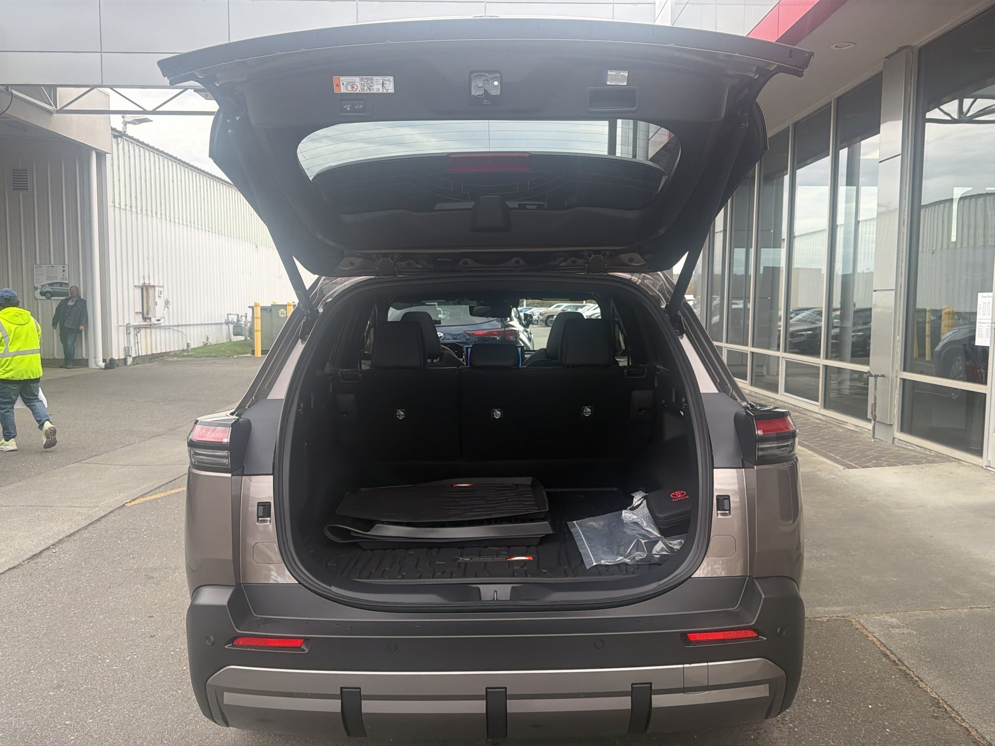 2027 Toyota bZ Woodland bZ Woodland Premium