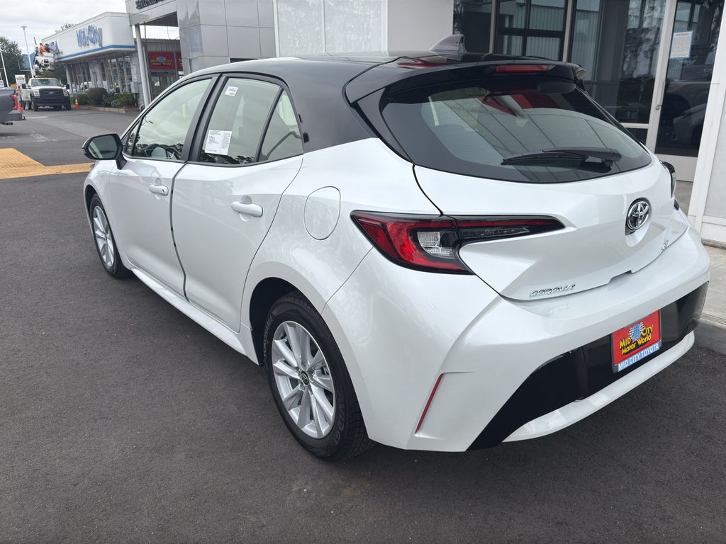 2027 Toyota Corolla Hatchback SE